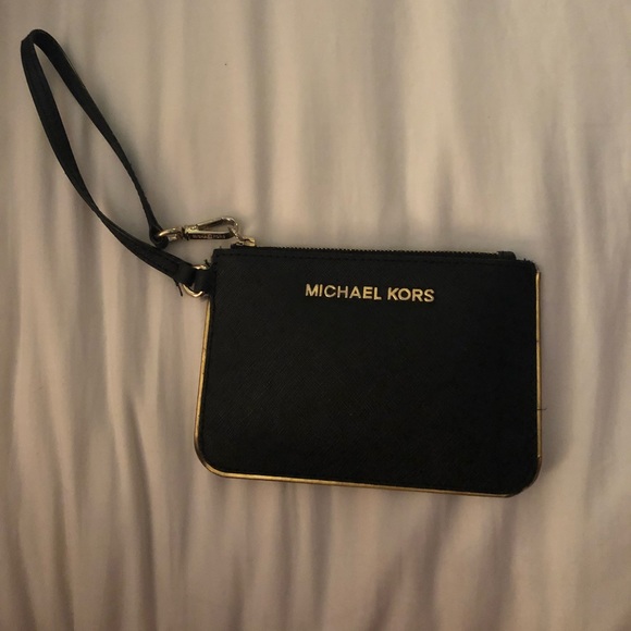 Michael Kors Handbags - Michael Kors wristlet